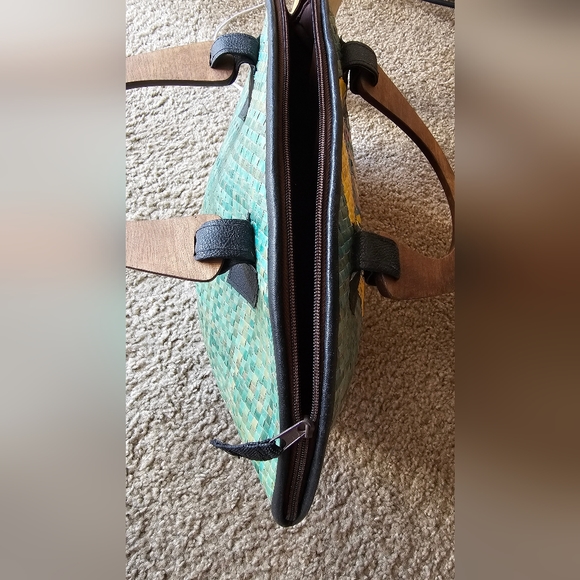 Hand bag - Picture 3 of 8